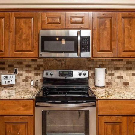 Hot Tub . Spacious . Pets . Central . Boat Parking Lake Havasu City Zewnętrze zdjęcie