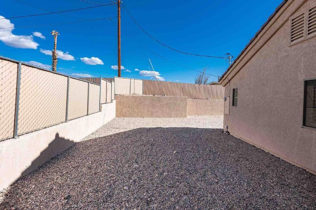 Hot Tub . Spacious . Pets . Central . Boat Parking Lake Havasu City Zewnętrze zdjęcie