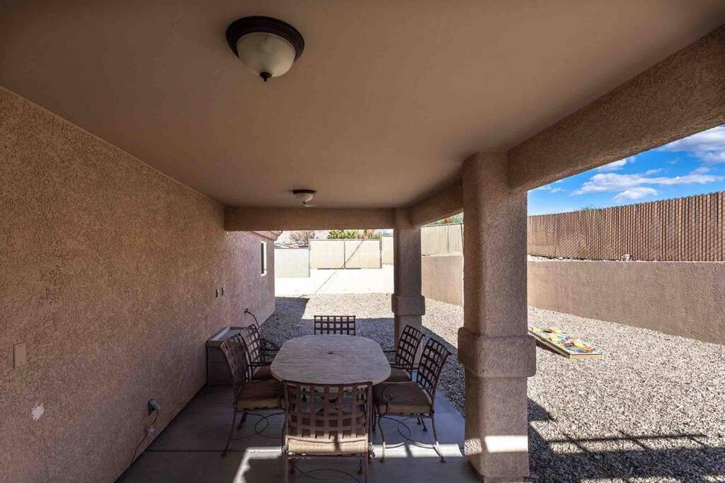 Hot Tub . Spacious . Pets . Central . Boat Parking Lake Havasu City Zewnętrze zdjęcie